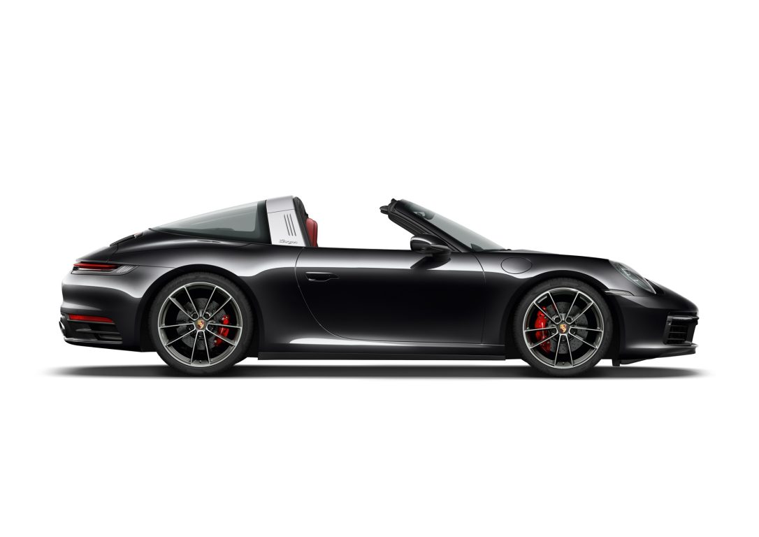 Mustan Porsche 911 Targa avoauton sivuprofiili