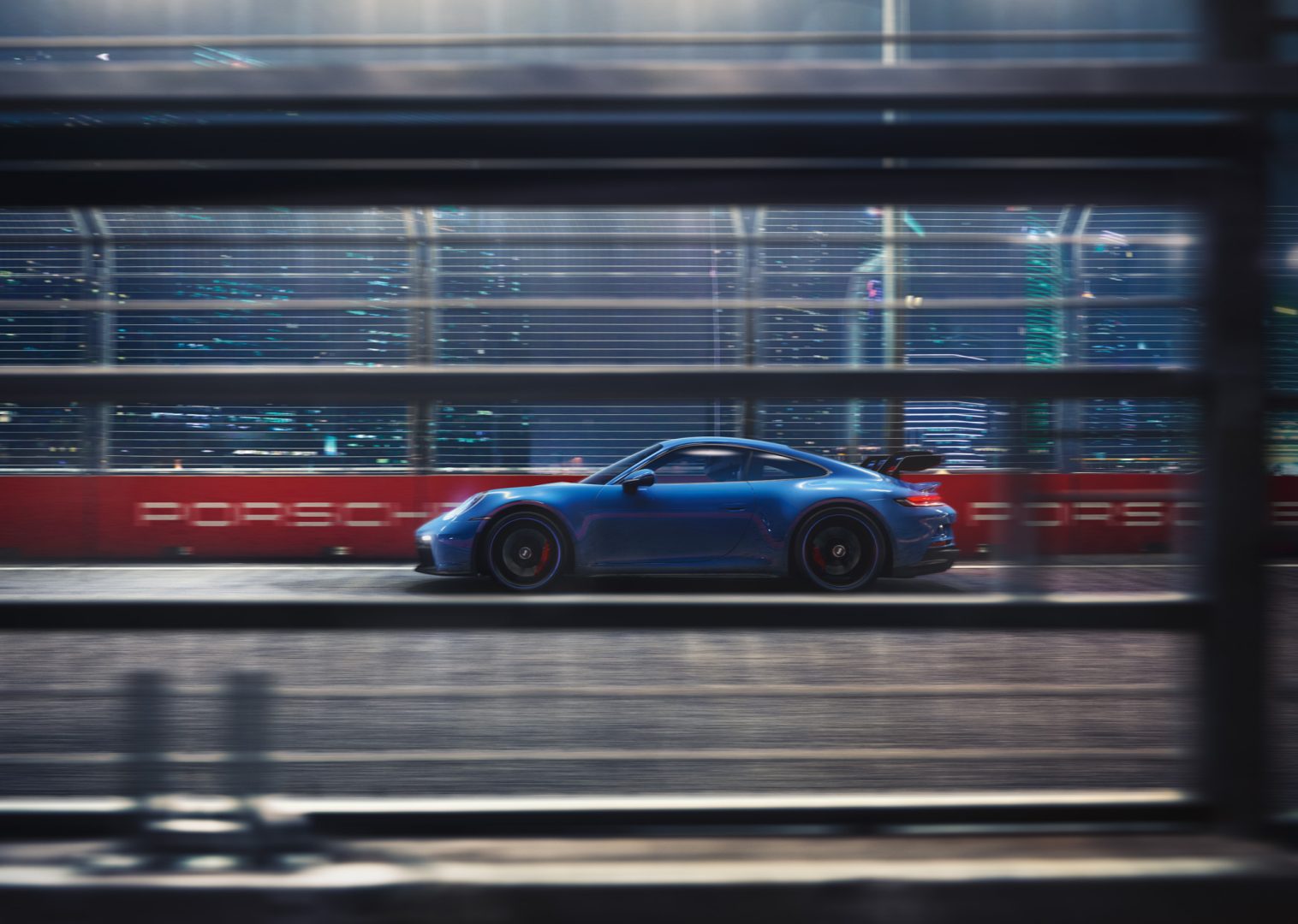 Sininen Porsche 911 GT3